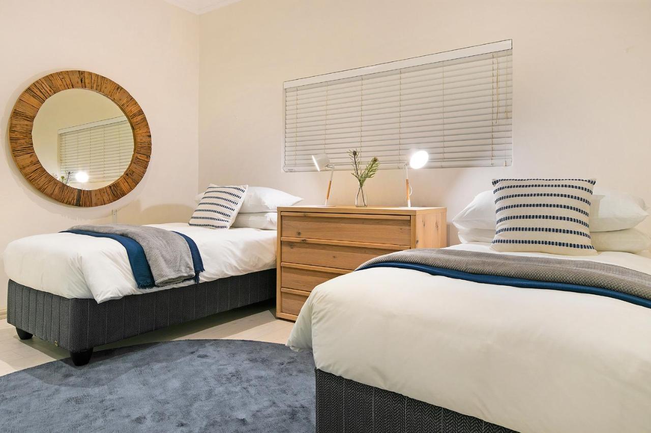 Luxury Serviced Mountain Villa In Constantia Cape Town Bagian luar foto