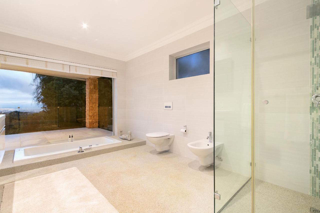 Luxury Serviced Mountain Villa In Constantia Cape Town Bagian luar foto