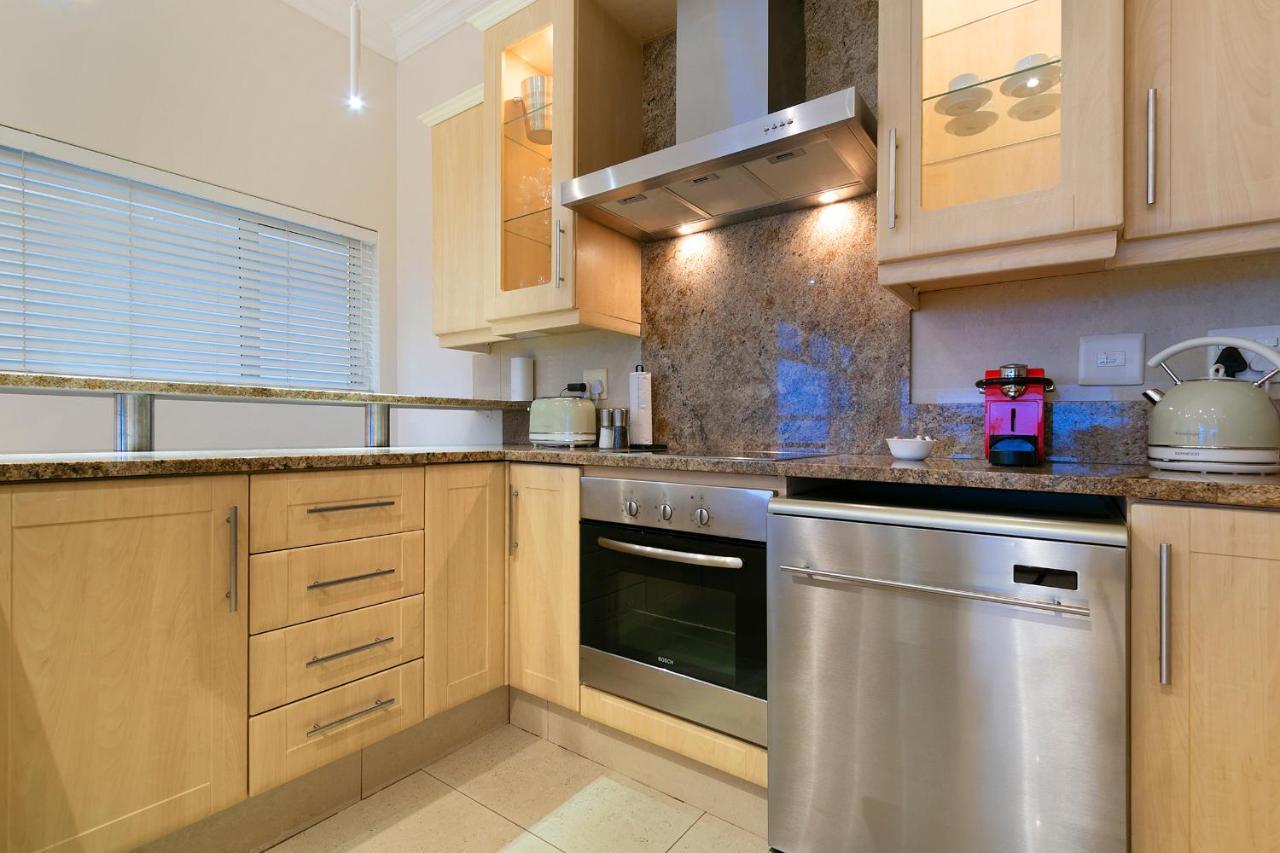Luxury Serviced Mountain Villa In Constantia Cape Town Bagian luar foto